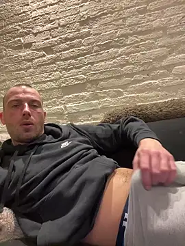 Rotteei1 online show from February 2026 06:26:01 PM