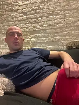 Rotteei1 online show from March 2026 07:33:01 AM