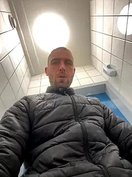 Rotteei1 online show from November 2025 01:04:01 PM