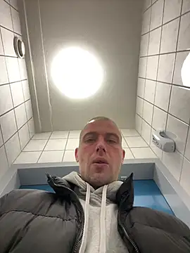 Rotteei1 online show from February 2026 07:32:02 AM