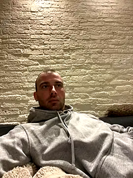 Rotteei1 online show from November 2025 05:46:01 PM