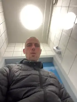 Rotteei1 online show from November 2025 02:44:02 PM