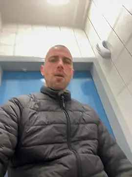 Rotteei1 online show from November 2025 09:35:02 AM