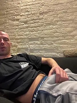 Rotteei1 online show from March 2026 07:03:02 PM