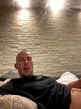 Rotteei1 online show from November 2025 01:36:02 PM