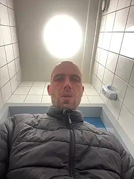 Rotteei1 online show from October 2025 10:01:02 AM