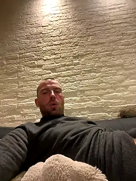 Rotteei1 online show from November 2025 05:46:05 PM