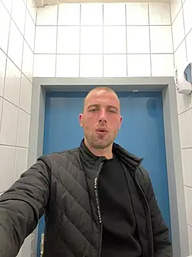 Rotteei1 online show from April 2026 02:00:01 PM