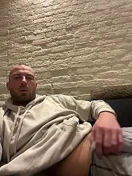 Rotteei1 online show from February 2026 09:08:01 AM