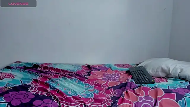 Nikki  uwu online show from November 2025 08:02:01 PM