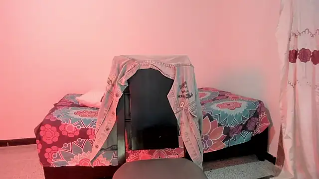 Nikki  uwu online show from April 2026 07:42:01 PM