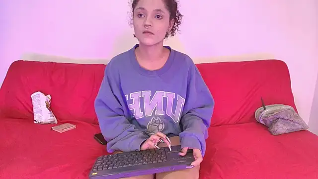 Snapshot of Nikki__uwu chatting on June 2026 08:14:02 PM Nikki uwu online show from June 2026 08:14:02 PM
