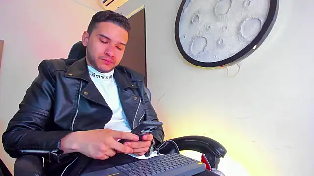 mike 257 online show from February 2026 11:29:02 AM