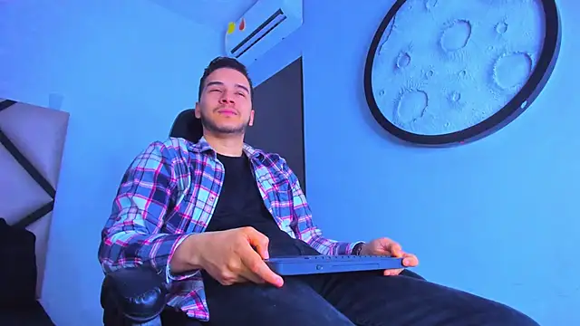 mike 257 online show from January 2026 11:59:02 AM