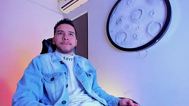 mike 257 online show from February 2026 11:32:01 AM