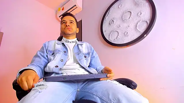 mike 257 online show from January 2026 11:47:01 AM