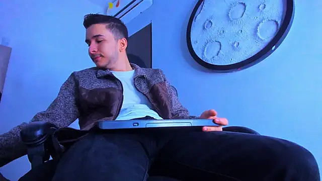 mike 257 online show from January 2026 12:11:02 PM