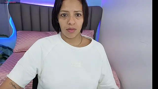 Snapshot of Aria_Russo chatting on November 2025 03:05:01 PM Aria Russo online show from November 2025 03:05:01 PM