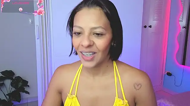 Aria Russo online show from March 2026 12:10:02 PM