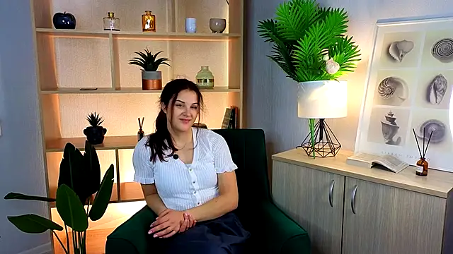 KerriDezalia online show from October 2025 08:46:01 AM