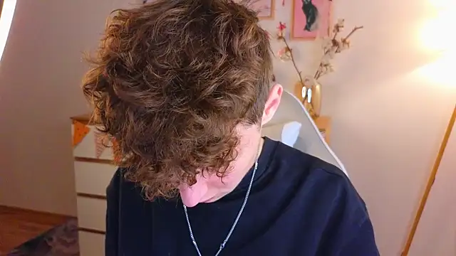 Snapshot of crisp1n chatting on November 2025 03:07:02 PM crisp1n online show from November 2025 03:07:02 PM