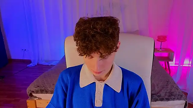 Snapshot of crisp1n chatting on November 2025 04:22:02 PM crisp1n online show from November 2025 04:22:02 PM