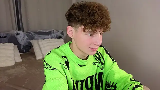 Snapshot of crisp1n chatting on November 2025 03:17:02 PM crisp1n online show from November 2025 03:17:02 PM