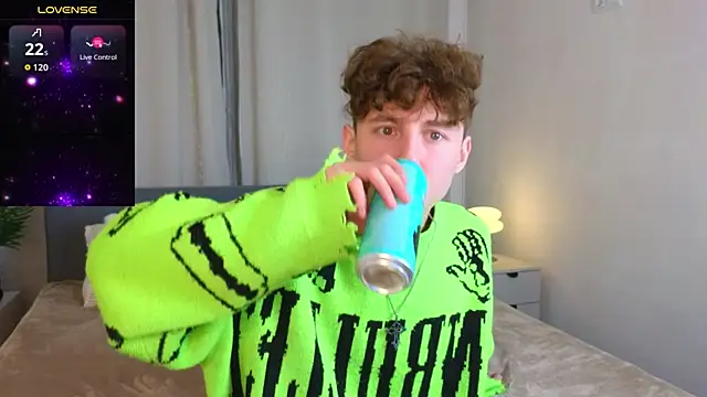 Snapshot of crisp1n chatting on October 2025 03:11:01 PM crisp1n online show from October 2025 03:11:01 PM