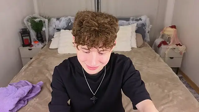 Snapshot of crisp1n chatting on October 2025 03:09:02 PM crisp1n online show from October 2025 03:09:02 PM