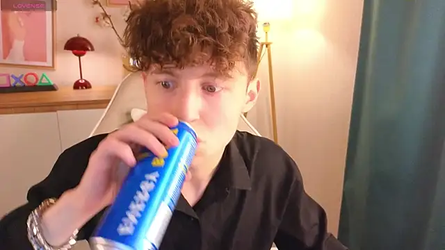 Snapshot of crisp1n chatting on November 2025 06:55:02 PM crisp1n online show from November 2025 06:55:02 PM