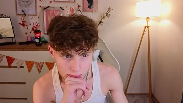 Snapshot of crisp1n chatting on October 2025 02:49:02 PM crisp1n online show from October 2025 02:49:02 PM