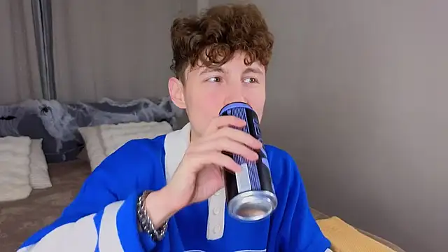 Snapshot of crisp1n chatting on November 2025 03:04:02 PM crisp1n online show from November 2025 03:04:02 PM