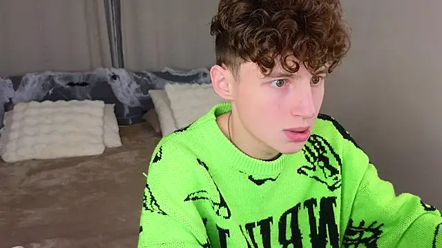 Snapshot of crisp1n chatting on November 2025 02:54:02 PM crisp1n online show from November 2025 02:54:02 PM