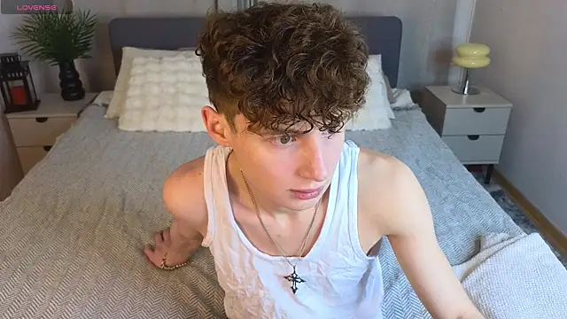 Snapshot of crisp1n chatting on November 2025 03:05:02 PM crisp1n online show from November 2025 03:05:02 PM