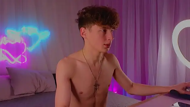 Snapshot of crisp1n chatting on November 2025 07:25:01 PM crisp1n online show from November 2025 07:25:01 PM