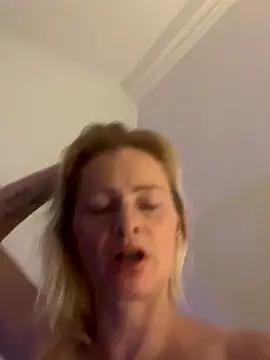 milfdawn online show from October 2025 06:10:02 PM