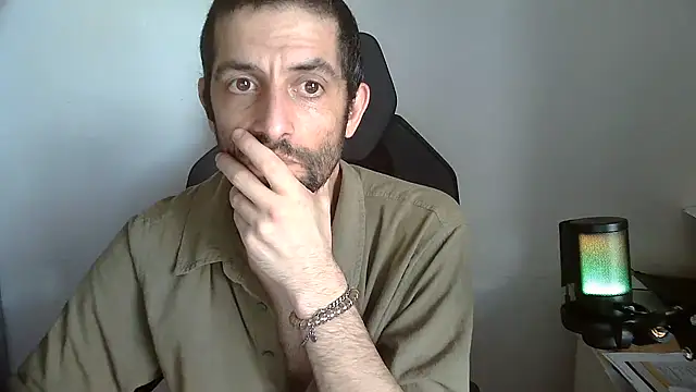 Snapshot of topg84 chatting on July 2026 04:39:02 PM topg84 online show from July 2026 04:39:02 PM