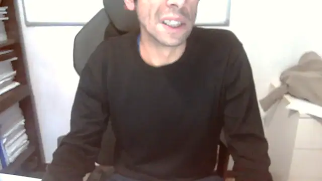 Snapshot of topg84 chatting on December 2025 06:12:01 PM topg84 online show from December 2025 06:12:01 PM