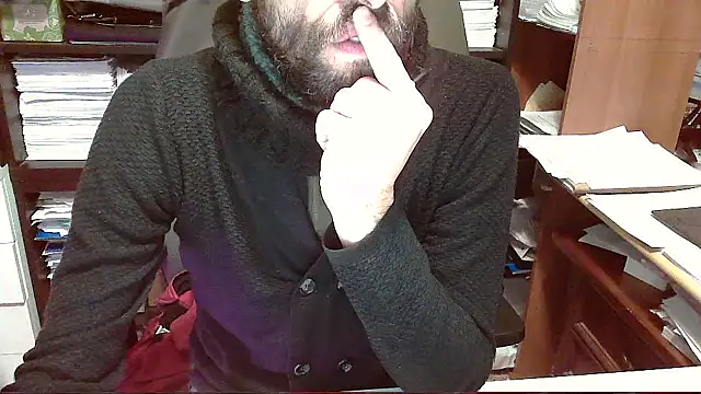 Snapshot of topg84 chatting on November 2025 05:17:02 PM topg84 online show from November 2025 05:17:02 PM