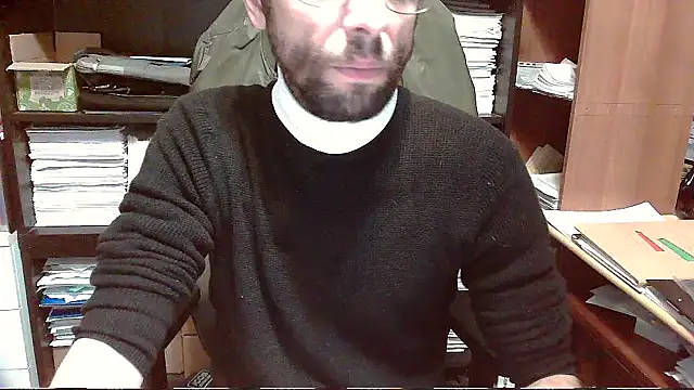 Snapshot of topg84 chatting on November 2025 06:11:02 PM topg84 online show from November 2025 06:11:02 PM