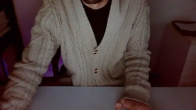 Snapshot of topg84 chatting on November 2025 03:02:01 PM topg84 online show from November 2025 03:02:01 PM