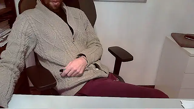 Snapshot of topg84 chatting on November 2025 03:12:01 PM topg84 online show from November 2025 03:12:01 PM