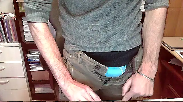 Snapshot of topg84 chatting on November 2025 06:14:01 PM topg84 online show from November 2025 06:14:01 PM