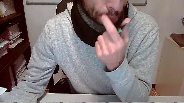 Snapshot of topg84 chatting on November 2025 05:57:01 PM topg84 online show from November 2025 05:57:01 PM