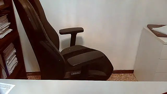 Snapshot of topg84 chatting on December 2025 07:08:01 AM topg84 online show from December 2025 07:08:01 AM