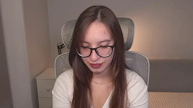 Snapshot of WhyEmmyCry chatting on June 2026 05:34:01 AM WhyEmmyCry online show from June 2026 05:34:01 AM