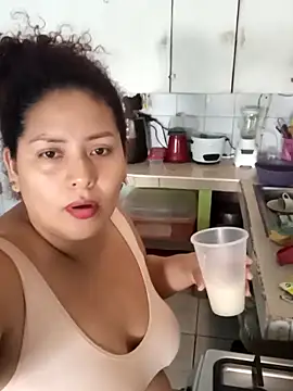 Snapshot of chikis12_ chatting on November 2025 05:13:02 PM chikis12 online show from November 2025 05:13:02 PM