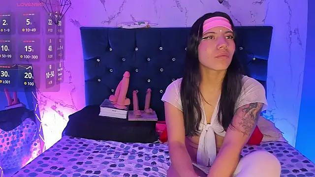 Dakotaa Johnson online show from November 2025 06:19:01 PM