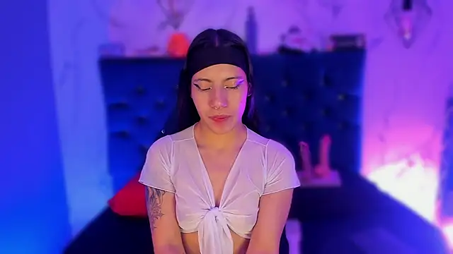 Dakotaa Johnson online show from November 2025 08:46:02 PM