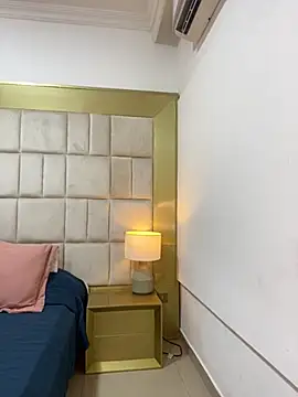 IsabellaDarrell ts online show from February 2026 01:53:01 PM